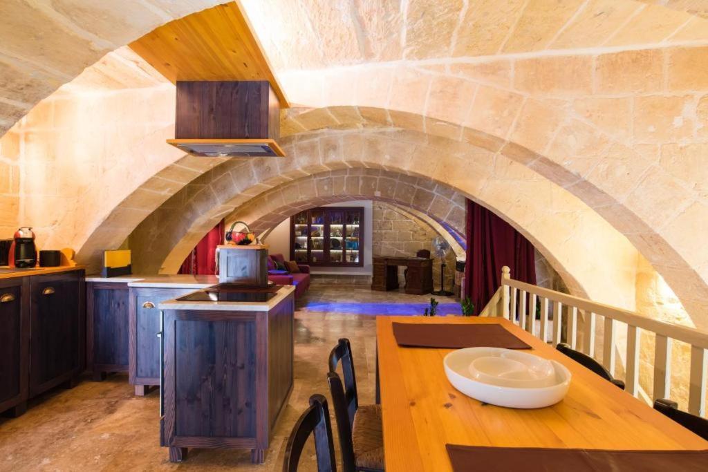 Heritage Apartment Валетта Экстерьер фото